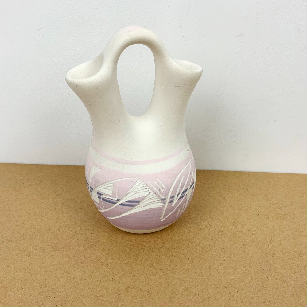 Mesa Verde Navajo Native American Indian Pottery Vase Wedding Signed Vase - Picture 2 of 16